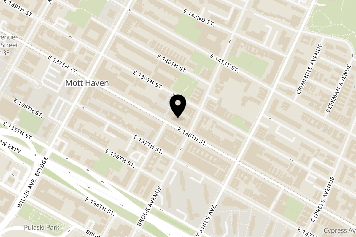 Map showing the location of Cheesesteaks and Wing Spot (Manhattan) Cheesesteaks and Wing Spot (Bronx) on 495 E 138th St in Bronx